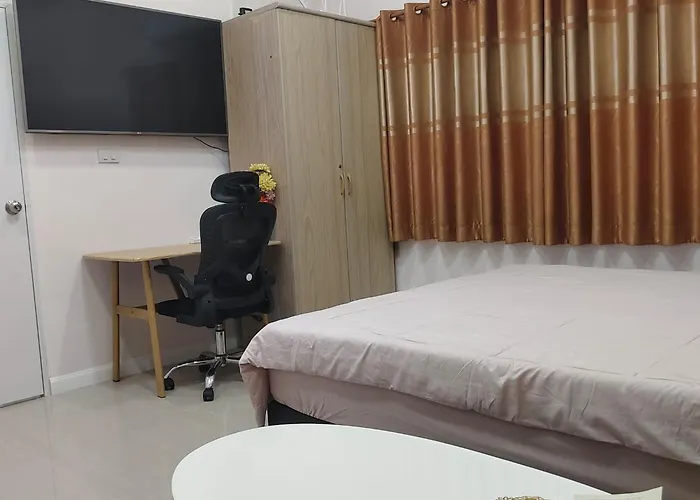 Separate 2 Bedroom House With Swimming Pool